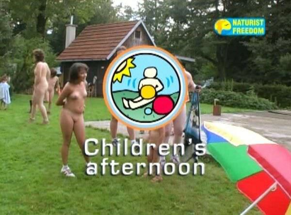 Children afternoon - Family nudism in Europe video [純粋なヌーディズム]