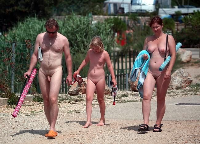 Naturism nudism photo PureNudism Fkk water locations # 1 [純粋なヌーディズム]
